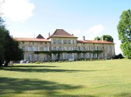 Château D'Alteville、Tarquimpolのホテル
