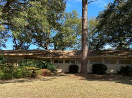 ALMOST HEAVEN home, hytte i Jekyll Island