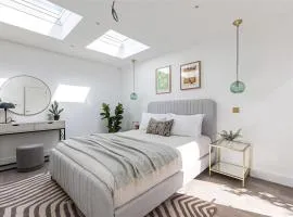 Cozy Leyton House with Garden and Small Terrace