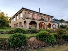 Spacious Apartment with the view of Mt. Wellington