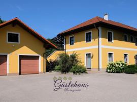 Gästehaus Reingruber, hotel v destinaci Ried im Traunkreis