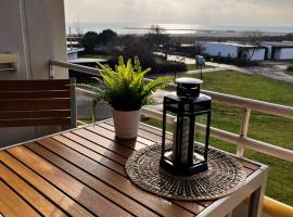 Quartier S&uuml;dstrand - Ferienwohnung mit Meerblick, hotel na praia em Fehmarn