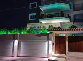 Chalkida Hilltop Apartments, hotel with parking in Chalkida
