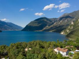 Sportcamping & Glamping Resort Rio Vantone, hotel u gradu Crone