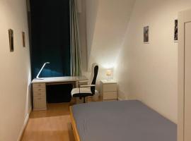 Nice Private Room in Shared Apartment - 2er WG: Wiesbaden'da bir pansiyon