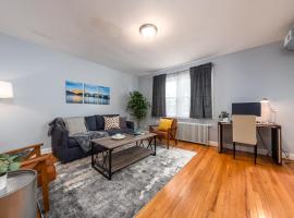 Capitol Hill Apartment with FREE Parking, apartment in Washington, D.C.