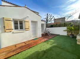 Charmante maison au coeur du village de Saint-Trojan-les-Bains，位于圣特罗让莱班的海滩短租房