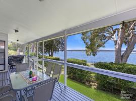 Waterside Cottage, hotell i Mannering Park