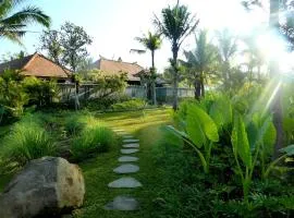 Villa & Farm for 5, near Sidemen w/ Mt. Agung View