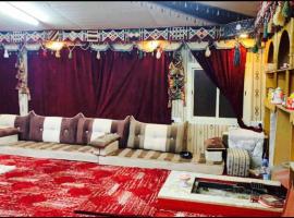 استراحات ومخيم يمك دروبي – hotel w mieście Madain Saleh