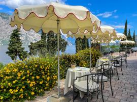 Hotel Oasi Beach, hotel in Malcesine