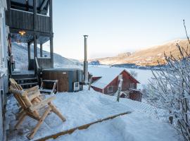 Stamp and sauna! Small farm with fantastic view!, Hotel mit Whirlpools in Favang