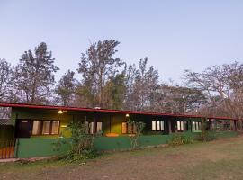 Bamboo Banks Farm & Guest House, מלון ליד פארק לאומי מודומאלאי, מסינאגודי