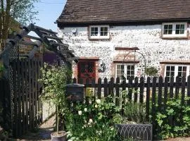 17th Century 2-Bed Sleeps 4 Free Parking