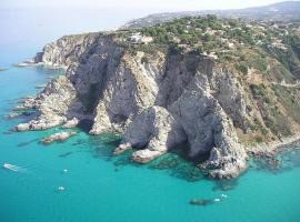 Appartamento Vista Mare aA Briatico 15 Km Da Tropea Calabria, apartment in Briatico