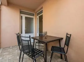 Cozy Apartment In Gradac With Wifi
