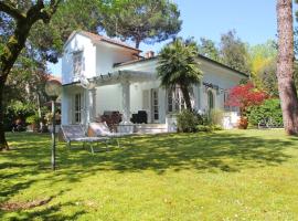 Villa Poveromo, hotel em Massa