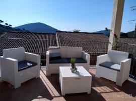 La casa accanto, hotel en Rio nellʼElba