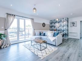 Stunning 2 Bed Apt By Greenstay Serviced Accommodation - Located in Formby Village - Perfect For SHORT & LONG STAYS - Couples, Friends & Families & Business Travellers All Welcome - Dog Friendly - 7, hotel v destinaci Formby
