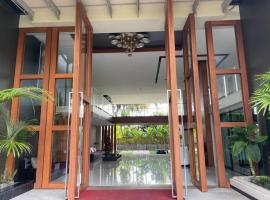 Luxury Living at Tree Condo Nai Harn's Best, apartment in Rawai Beach