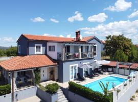 LAVANDA house with apartments, hotel v Bujah