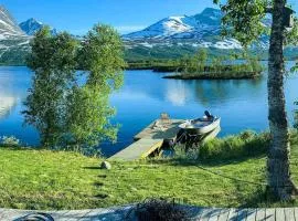 Fairytale STAYcation - JACUZZI, BOAT & SAUNA