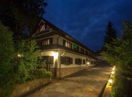 Dwór Myśliwski, hotel v destinaci Ludwikowo