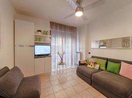 Modern Lakefront 1-Bedroom Apartment, Hotel in Acquaseria