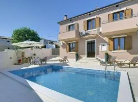 Top Villa mit privatem Pool nur 1 km bis zum Strand mit Klima, WLAN, Sonnenliegen, Grill