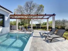Villa mit privatem Pool, WLAN, Klima, Sonnenterrasse und Grill
