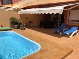 Apartamento Pelicanos Golf & Beach - spacious and modern with terrace and private pool, renta vacacional en Roquetas de Mar