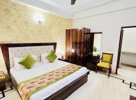 Hotel Starline near Iffco Chowk Metro - Couple Friendly, hotel in City Center - Sector 29, Gurgaon