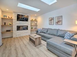 Livonia Home 4 Mi to Plymouth Main Street, hotel v destinaci Livonia