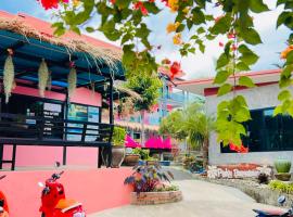 Pinky Bungalow Resort - SHA Extra Plus, отель в городе Ланта-Яй