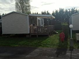 MOBIL-HOME Parc des Allais, Hotel in Trogues