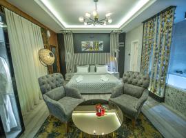 Hotel and Apartments Central City Prishtina: Priştine'de bir otel