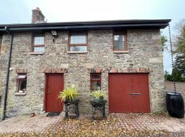 The Slates Apartments - Fuchsia & Orchard Apartments, cheap hotel in Irvinestown