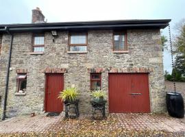 The Slates Apartments - Fuchsia & Orchard Apartments, feriebolig i Irvinestown