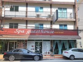 Spa Guest House, hotell i Jomtien Beach