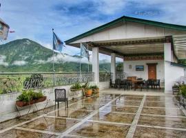 Hotel YT, Hotel in Pajo
