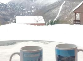 T2 confortable 31m2 piscine terrasse vue dégagée montagne, hotel v destinaci Ignaux