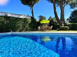 Vilamoura Ocean Villa with Pool by Homing, hotel di Vilamoura