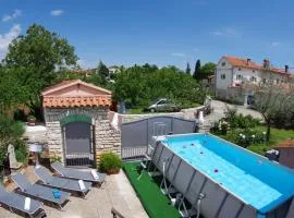 Apartment Elena, village Peresiji