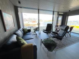 Rorbuleilighet Lysøya 1H, vacation rental in Henningsvær