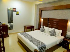 CLUB 99 SUITES, hotel near Kochi International Airport - COK, Kakkanad