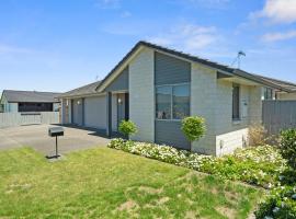 The Lakehouse - Tauranga Holiday Home, hotel murah di Tauranga