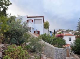 Villa Leonard - Comfort Villa, hotel com jacuzzis em Hydra