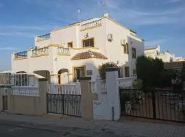 Orihuela - Sleeps 6 - Parking - Pool - PetFriendly