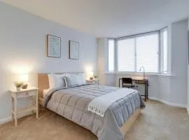 Gorgeous Ballston Condo with Gym & Views
