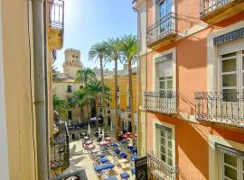 Palm Square - One minute from the sea!